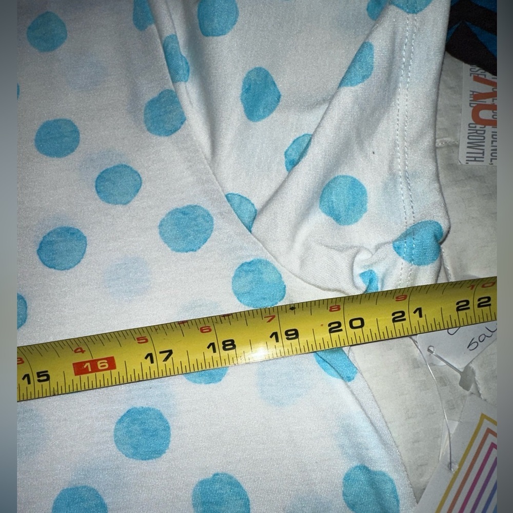 Lularoe large white & turquoise polka dot Christy V neck‎ short sleeve t shirt. - Picture 5 of 6